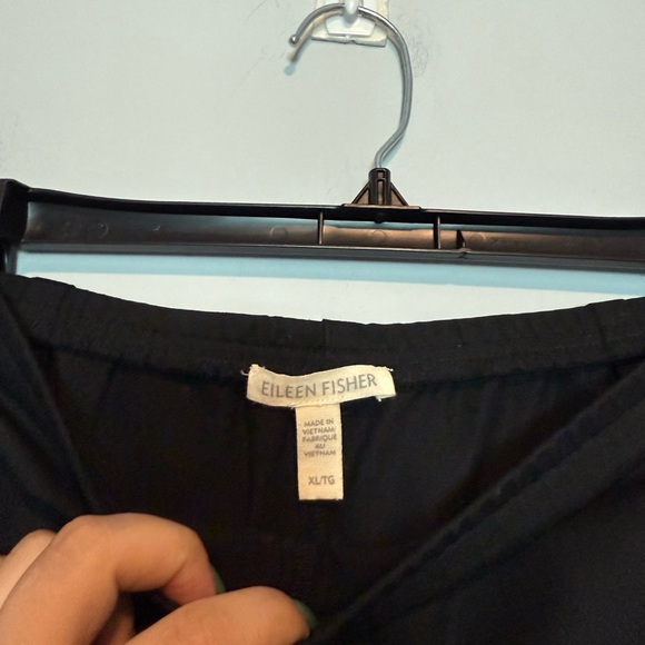 EILEEN FISHER Black Pull On Elastic Waist Crop Pants Size XL Side Zipper - Picture 3 of 5